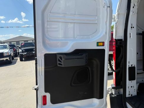 Used 2015 Ford Transit 250 130 Low Roof RWD image 10