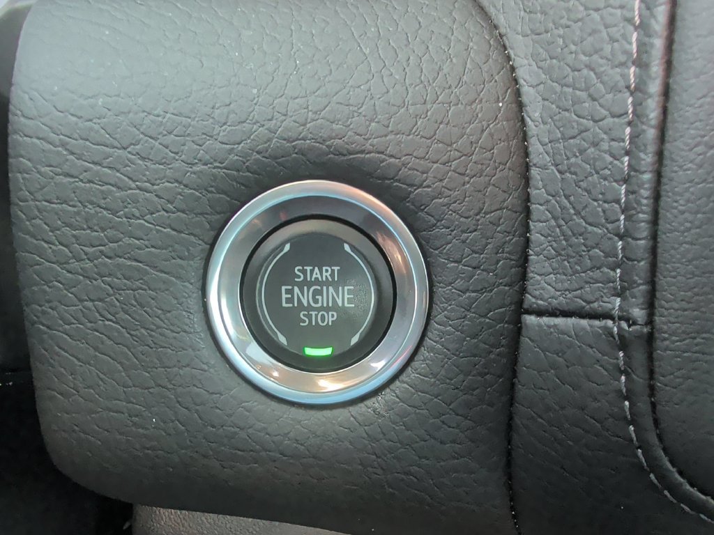 Used 2023 GMC Yukon XL Denali AWD/4WD image 30