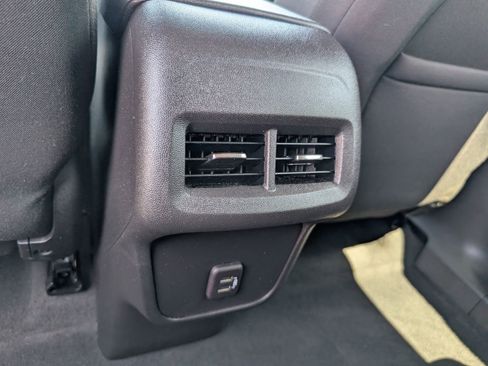 Used 2023 Chevrolet Equinox LS w/ Midnight Edition FWD image 29