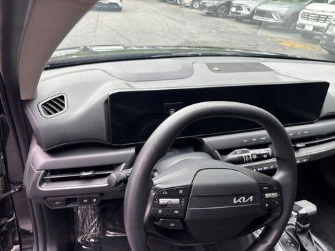 Used 2025 Kia K4 FWD image 30