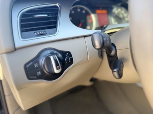 Used 2011 Audi A4 2.0T Premium image 12