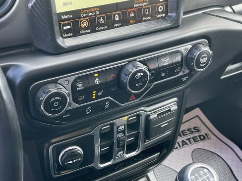 Used 2022 Jeep Wrangler Willys image 19