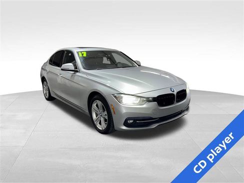 Used 2017 BMW 330i xDrive 330i xDrive image 3