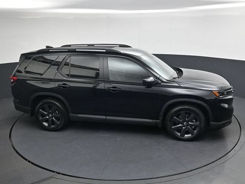 Used 2025 Honda Pilot Sport image 22