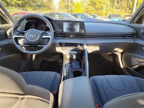 Used 2022 Hyundai Elantra SEL w/ Cargo Package image 13