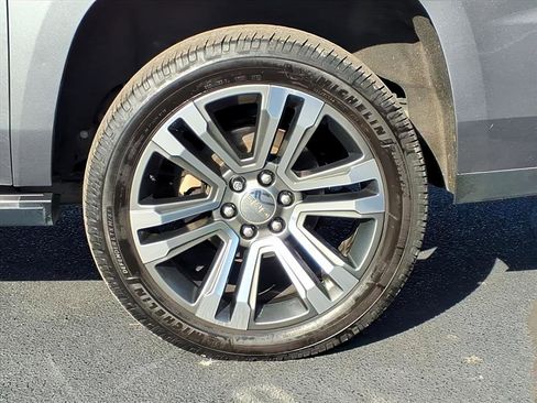 Used 2020 GMC Yukon XL Denali w/ Denali Ultimate Package image 8