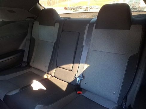 Used 2015 Dodge Challenger SXT image 10
