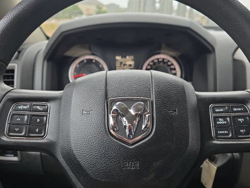 Used 2019 RAM 1500 Express AWD/4WD image 18