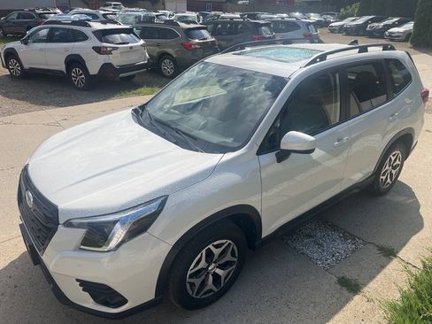 Used 2024 Subaru Forester Premium AWD/4WD image 5