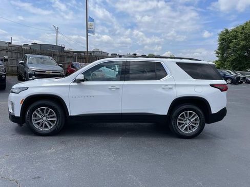 Certified 2023 Chevrolet Traverse LT FWD image 2