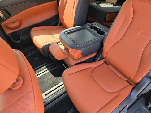 New 2026 Kia Carnival EX FWD image 19