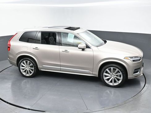 Used 2023 Volvo XC90 B6 Plus image 47