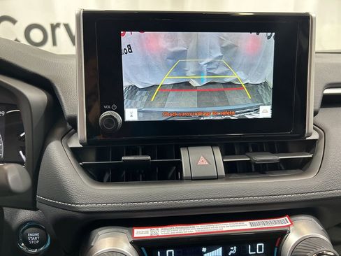 Used 2025 Toyota RAV4 XLE image 26