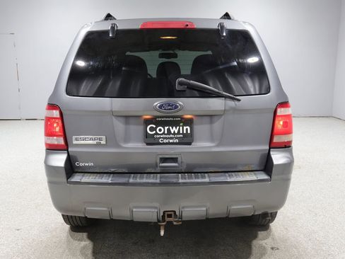 Used 2011 Ford Escape XLT w/ Class II Trailer Tow Pkg AWD/4WD image 3