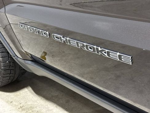 Used 2017 Jeep Grand Cherokee Limited AWD/4WD image 27