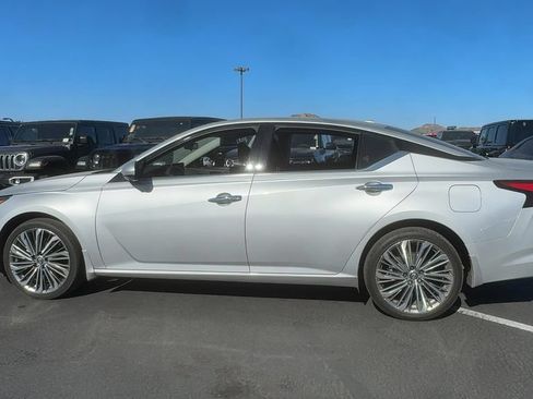 Used 2023 Nissan Altima 2.5 SL AWD/4WD image 9