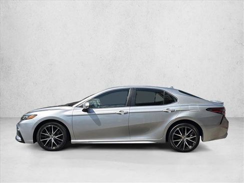 Used 2024 Toyota Camry SE FWD image 8