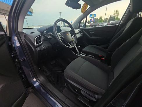 Used 2019 Chevrolet Trax LS w/ Tint and Cruise Package AWD/4WD image 17