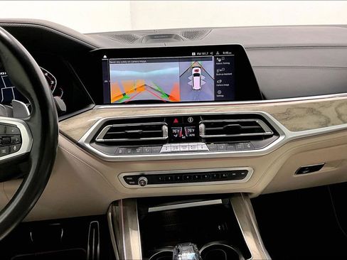 Used 2020 BMW X7 M50i image 8