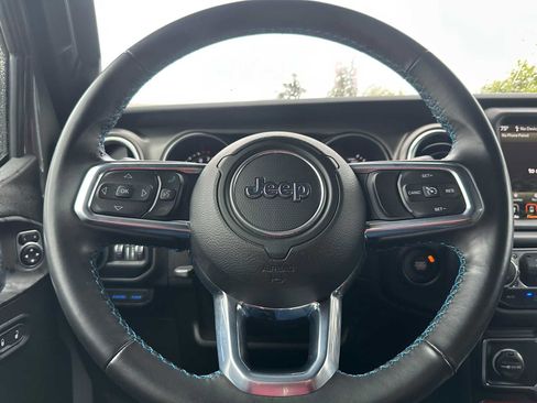 Used 2022 Jeep Wrangler Unlimited Rubicon 4xe AWD/4WD image 23