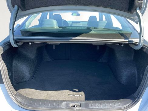 Used 2024 Nissan Altima 2.5 SR FWD image 10