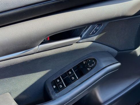 Used 2024 MAZDA MAZDA3 s image 21