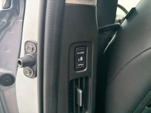 Used 2025 Honda Odyssey EX-L image 24