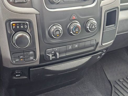 Used 2017 RAM 1500 Express AWD/4WD image 21