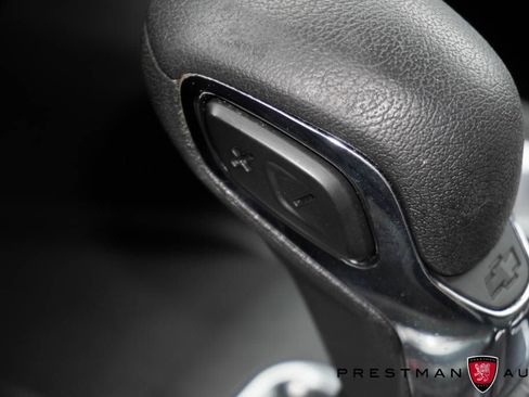 Used 2023 Chevrolet Traverse LT FWD image 39