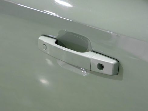 Used 2023 Land Rover Defender 110 75th Limited Edition image 29