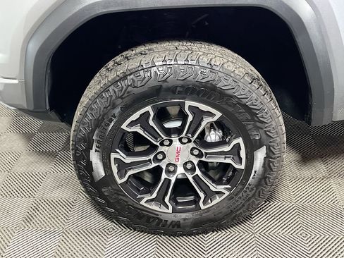 Used 2025 GMC Canyon AT4 image 27