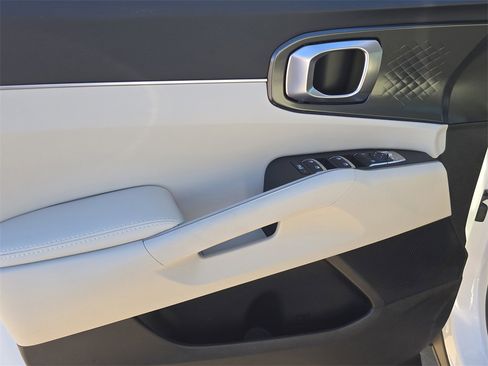 New 2026 Kia Sorento S image 17