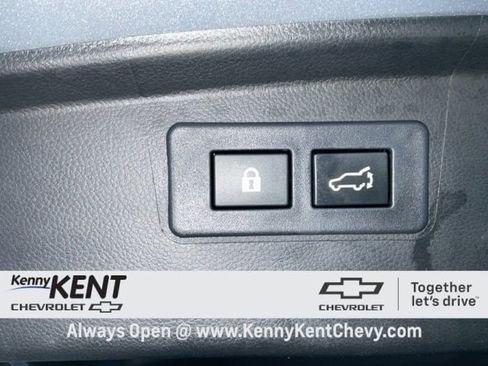 Used 2023 Subaru Outback Premium image 9