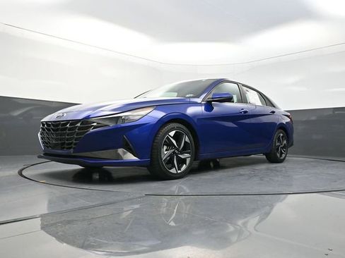 Used 2021 Hyundai Elantra SEL w/ Convenience + Premium Package image 22