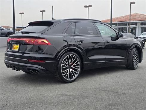 New 2026 Audi SQ8 Prestige image 2