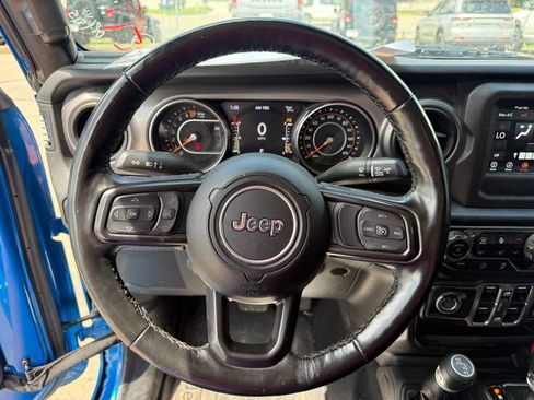 Used 2021 Jeep Gladiator Sport AWD/4WD image 15