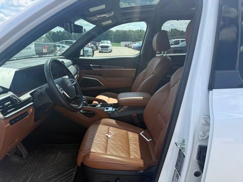 Used 2025 Kia Telluride SX Prestige X-Pro AWD/4WD image 3