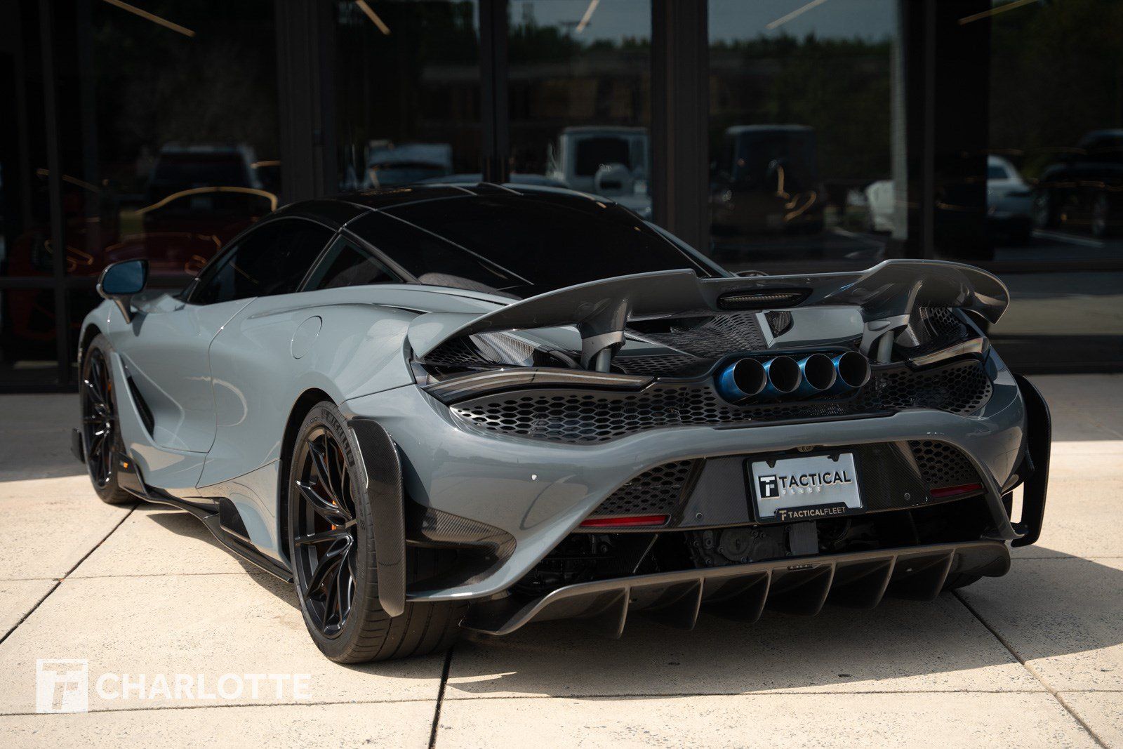 Used 2021 McLaren 765LT RWD image 3