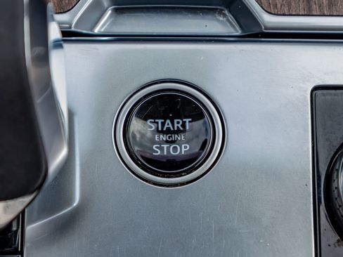 Used 2023 Land Rover Range Rover Long Wheelbase SE image 21