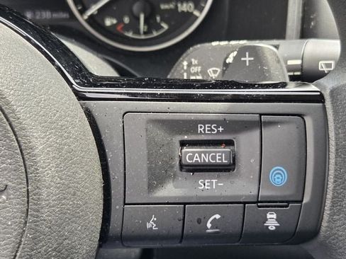 Used 2023 Nissan Rogue SV AWD/4WD image 27