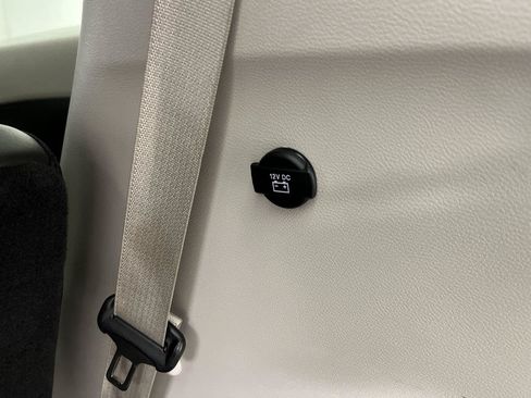 Used 2024 Chrysler Pacifica Touring-L FWD image 29