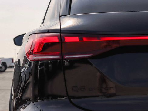 New 2027 Audi Q6 e-tron Premium AWD/4WD image 12