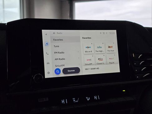 Used 2025 Toyota Camry SE image 30