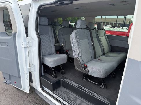Used 2015 Ford Transit 350 XLT RWD image 19