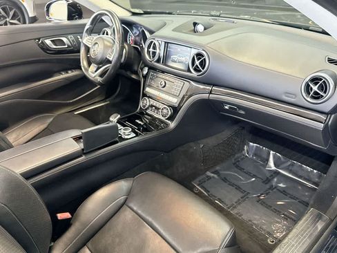 Used 2017 Mercedes-Benz SL 550 image 22