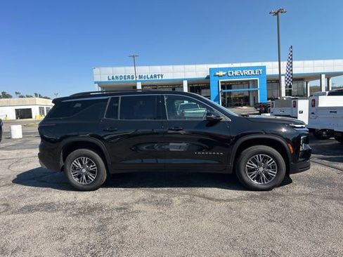 New 2026 Chevrolet Traverse LT image 2
