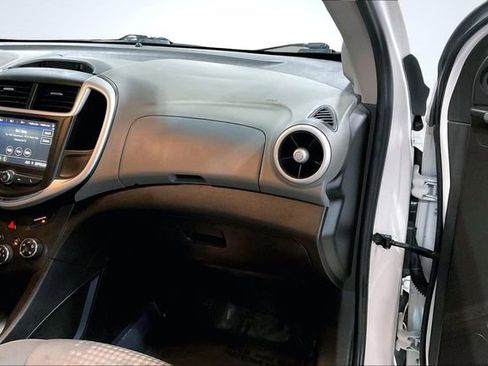 Used 2020 Chevrolet Sonic LT image 17