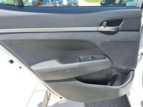 Used 2020 Hyundai Elantra SE w/ Cargo Package (C1) FWD image 23