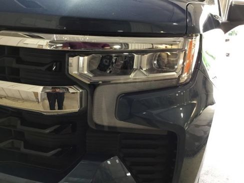 Used 2024 Chevrolet Silverado 1500 LT AWD/4WD image 7