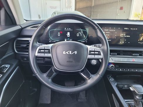 Certified 2024 Kia Telluride S w/ S Sunroof Package FWD image 19